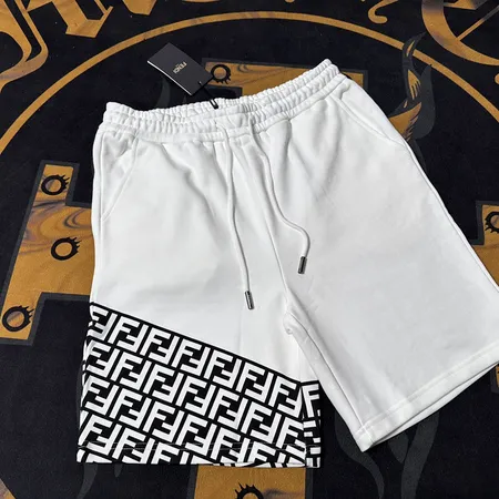 フェンディ ショートパンツ