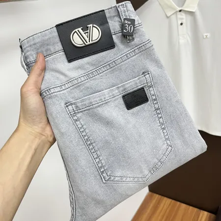 ヴァレンティノ ジーンズ