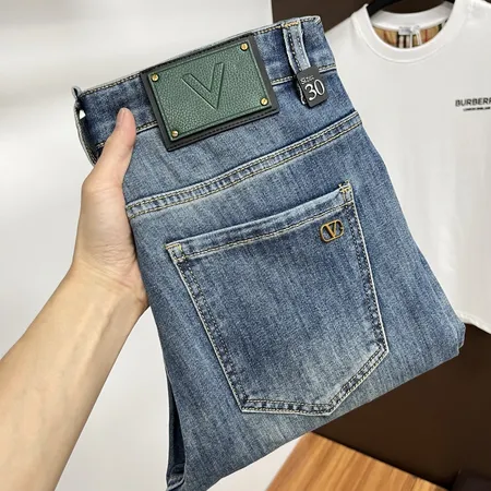 ヴァレンティノ ジーンズ