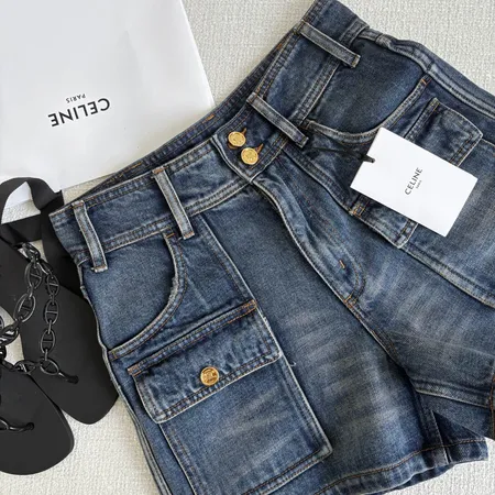 セリーヌ ショートパンツ