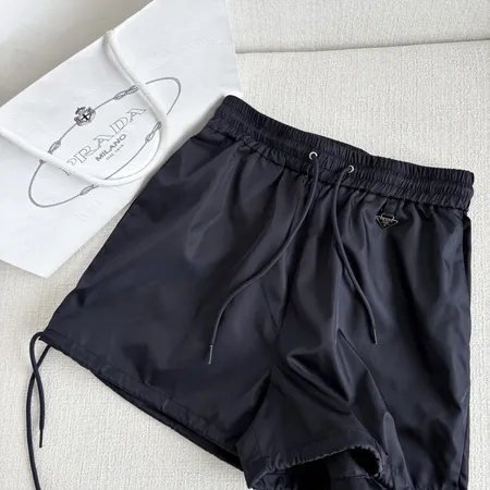 プラダ ショートパンツ