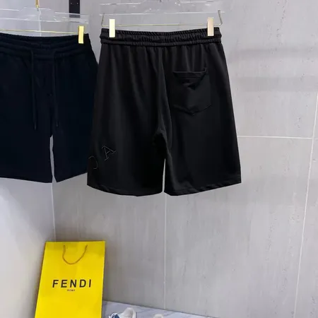 プラダ ショートパンツ