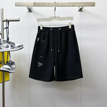 プラダ ショートパンツ