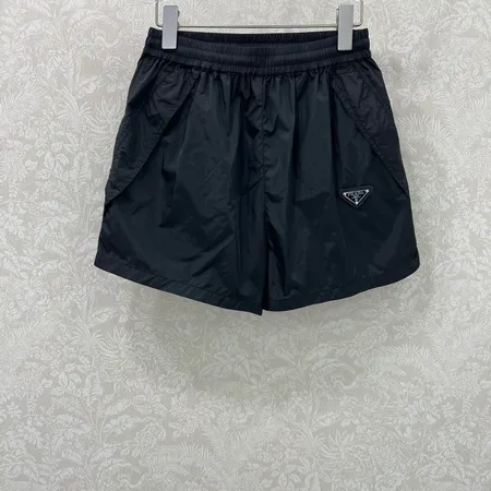 プラダ ショートパンツ