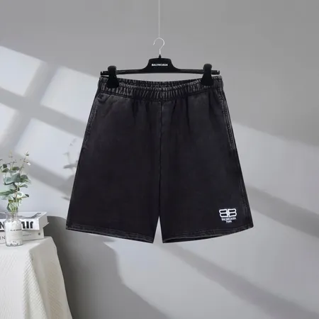 バレンシアガ ショートパンツ