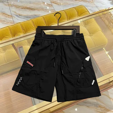 プラダ ショートパンツ