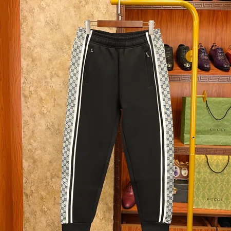 グッチ カジュアルパンツ