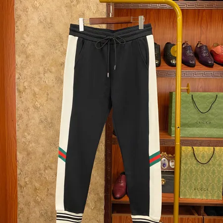 グッチ カジュアルパンツ