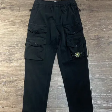 フェラガモ カジュアルパンツ