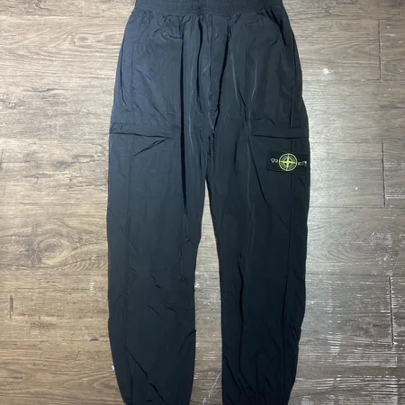 フェラガモ カジュアルパンツ