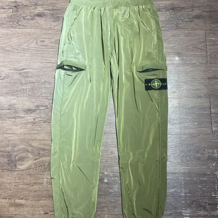 フェラガモ カジュアルパンツ