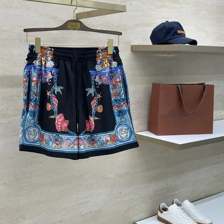 ヴェルサーチ ショートパンツ