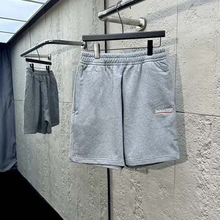 セリーヌ ショートパンツ