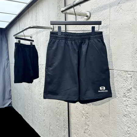 セリーヌ ショートパンツ