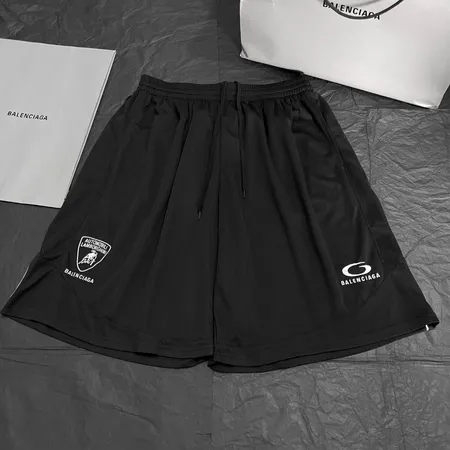 バレンシアガ ショートパンツ