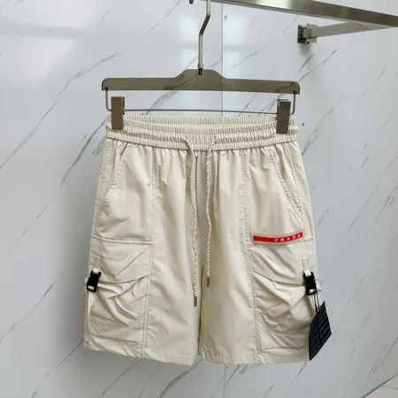 プラダ ショートパンツ