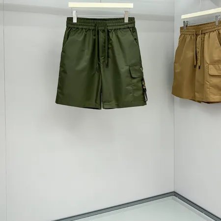 プラダ ショートパンツ