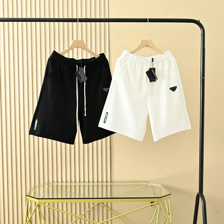 プラダ ショートパンツ