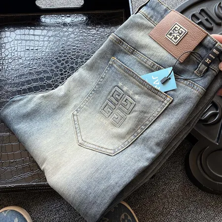 ジバンシィ ジーンズ