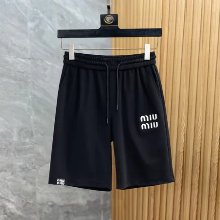 ミュウミュウ ショートパンツ