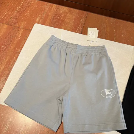 プラダ ショートパンツ