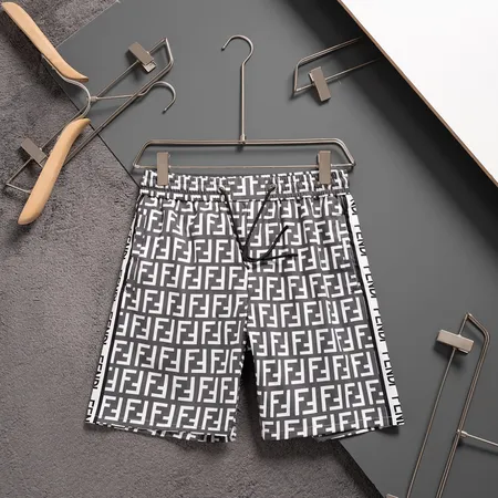 フェンディ ショートパンツ