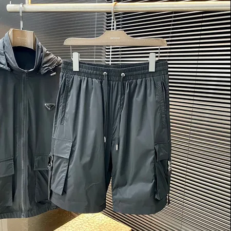 プラダ ショートパンツ