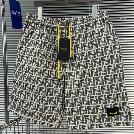 フェンディ ショートパンツ