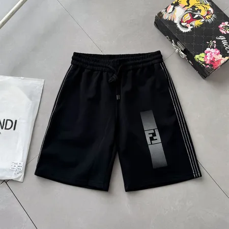 フェンディ ショートパンツ