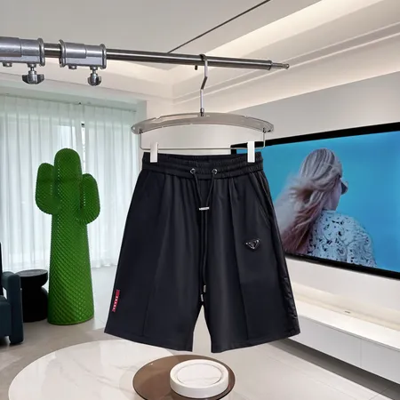 プラダ ショートパンツ