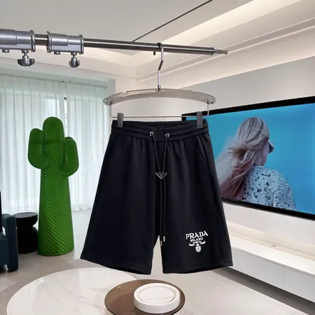 プラダ ショートパンツ