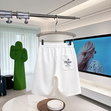 フェンディ ショートパンツ