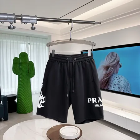 プラダ ショートパンツ