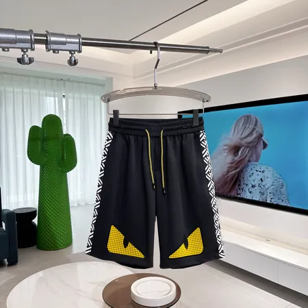 フェンディ ショートパンツ