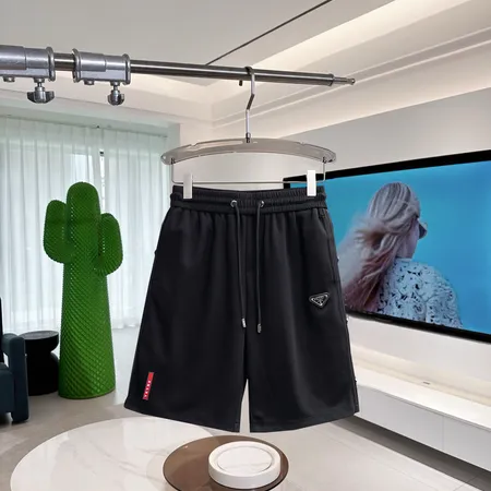 プラダ ショートパンツ