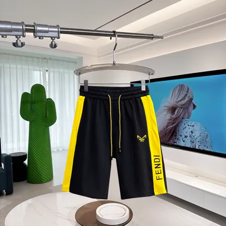 フェンディ ショートパンツ