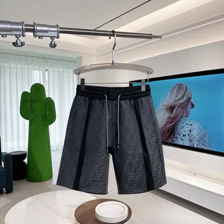 フェンディ ショートパンツ