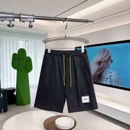 フェンディ ショートパンツ