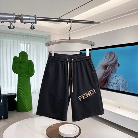 フェンディ ショートパンツ