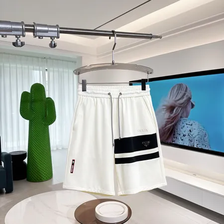 プラダ ショートパンツ