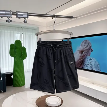 プラダ ショートパンツ