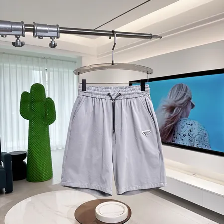 プラダ ショートパンツ