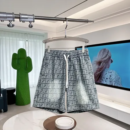 フェンディ ショートパンツ