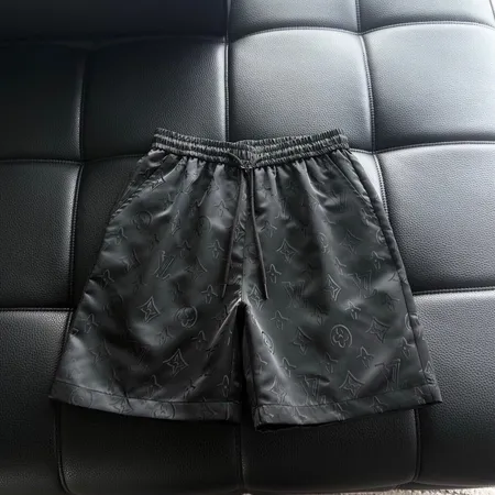 ルイヴィトン ショートパンツ