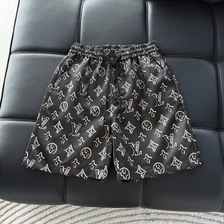 ルイヴィトン ショートパンツ