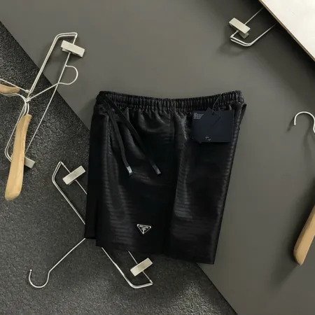 プラダ ショートパンツ