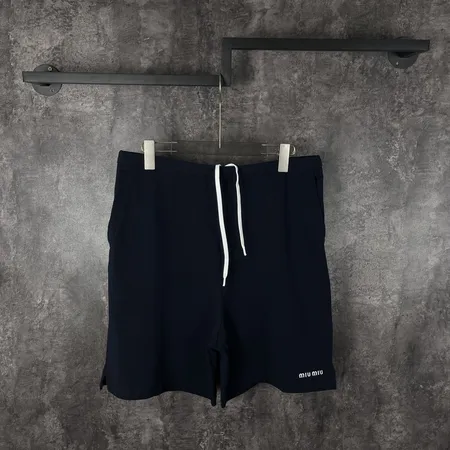 ミュウミュウ ショートパンツ