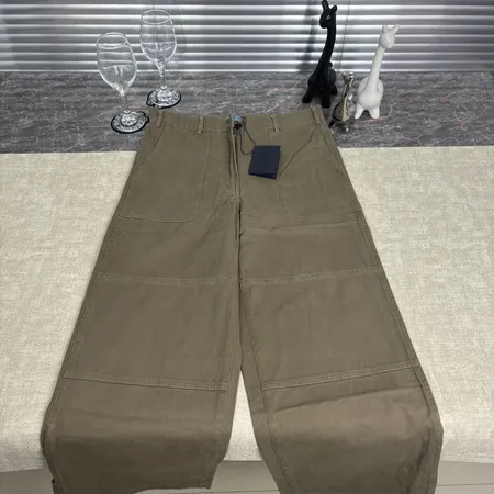 プラダ カジュアルパンツ