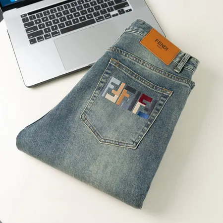 フェンディ ジーンズ