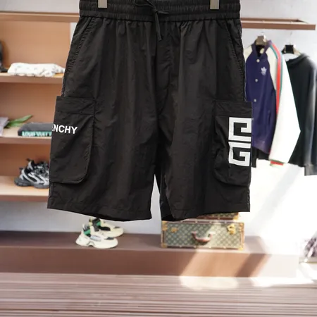 ジバンシィ ショートパンツ